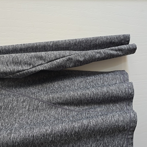 Reebok Gray Long Sleeve Top - Picture 4 of 8